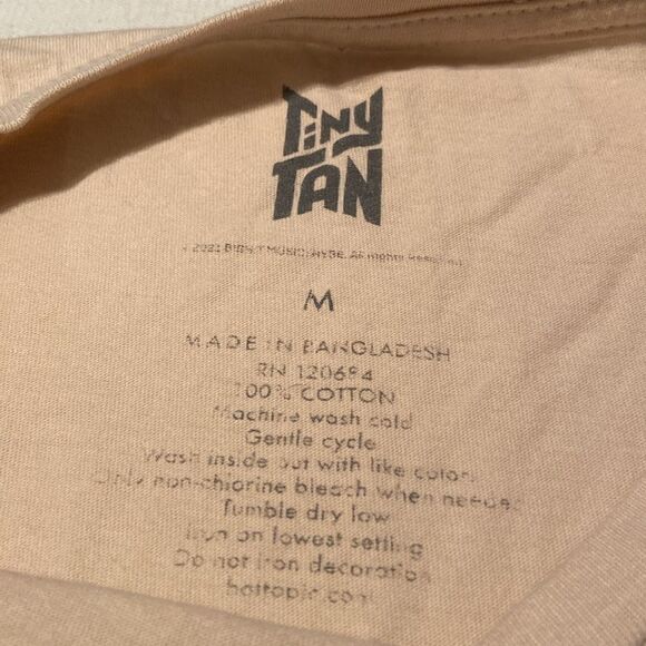 Tiny Tan BTS Army Dog Tag T-shirt Medium Resort medium - Picture 3 of 8